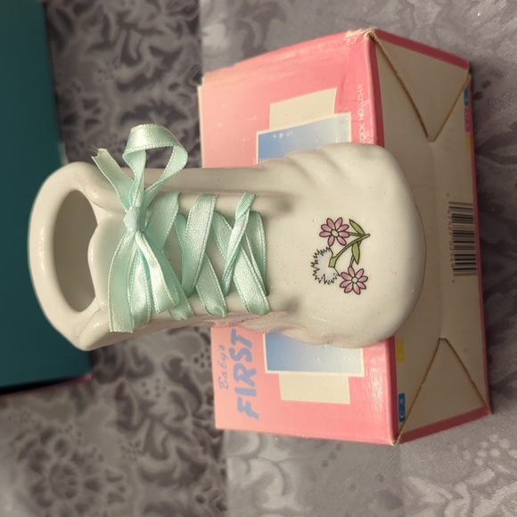Vintage Baby's First Step Porcelain Bootie Photo Holder NIB - Picture 4 of 5